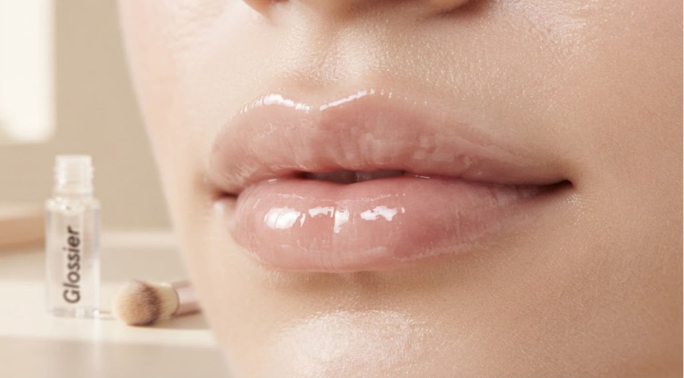 Best Ways to Make Clear Lip Gloss Look Better
